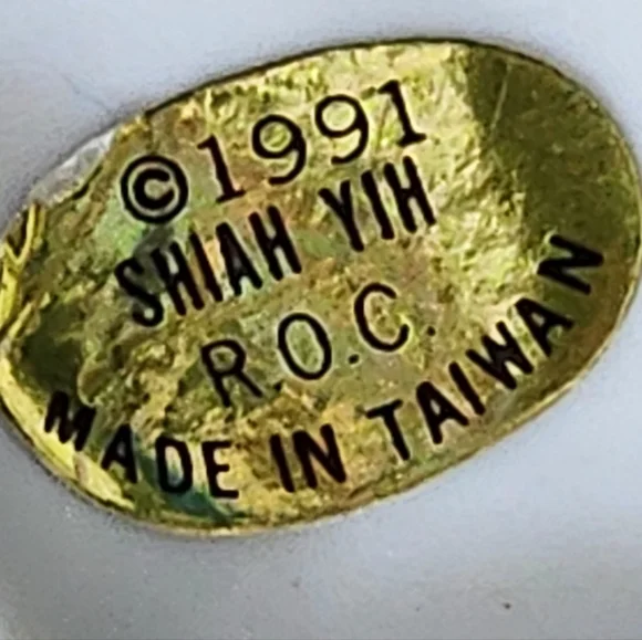 Vintage porcelain 1991 bride and groom wedding topper - Picture 9 of 9